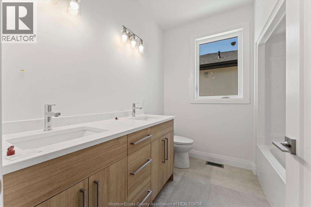 8312 Annie, Mcgregor, ON - Indoor Photo Showing Bathroom