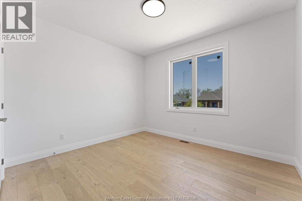 8312 Annie, Mcgregor, ON - Indoor Photo Showing Other Room