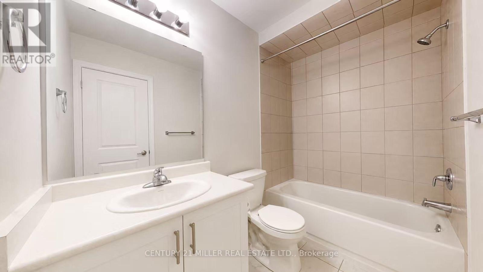 bathroom - 10 Linden Park Lane, Hamilton, ON - Indoor Photo Showing Bathroom