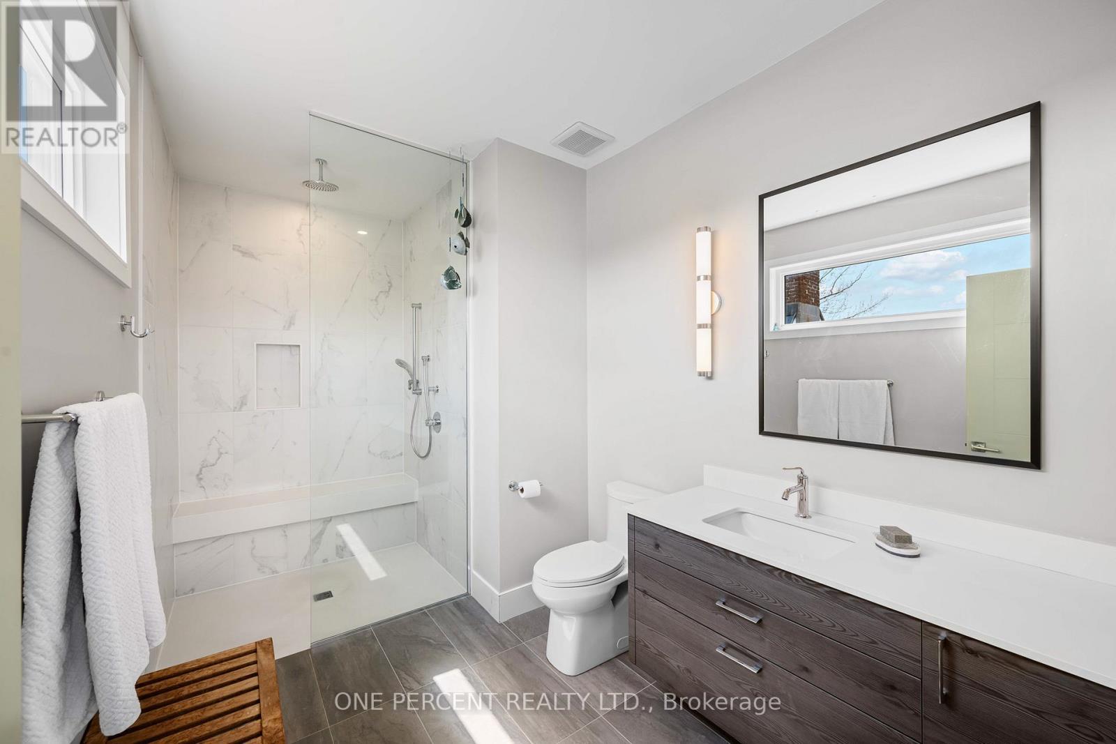 91 Hamilton Avenue N, Ottawa, ON - Indoor Photo Showing Bathroom