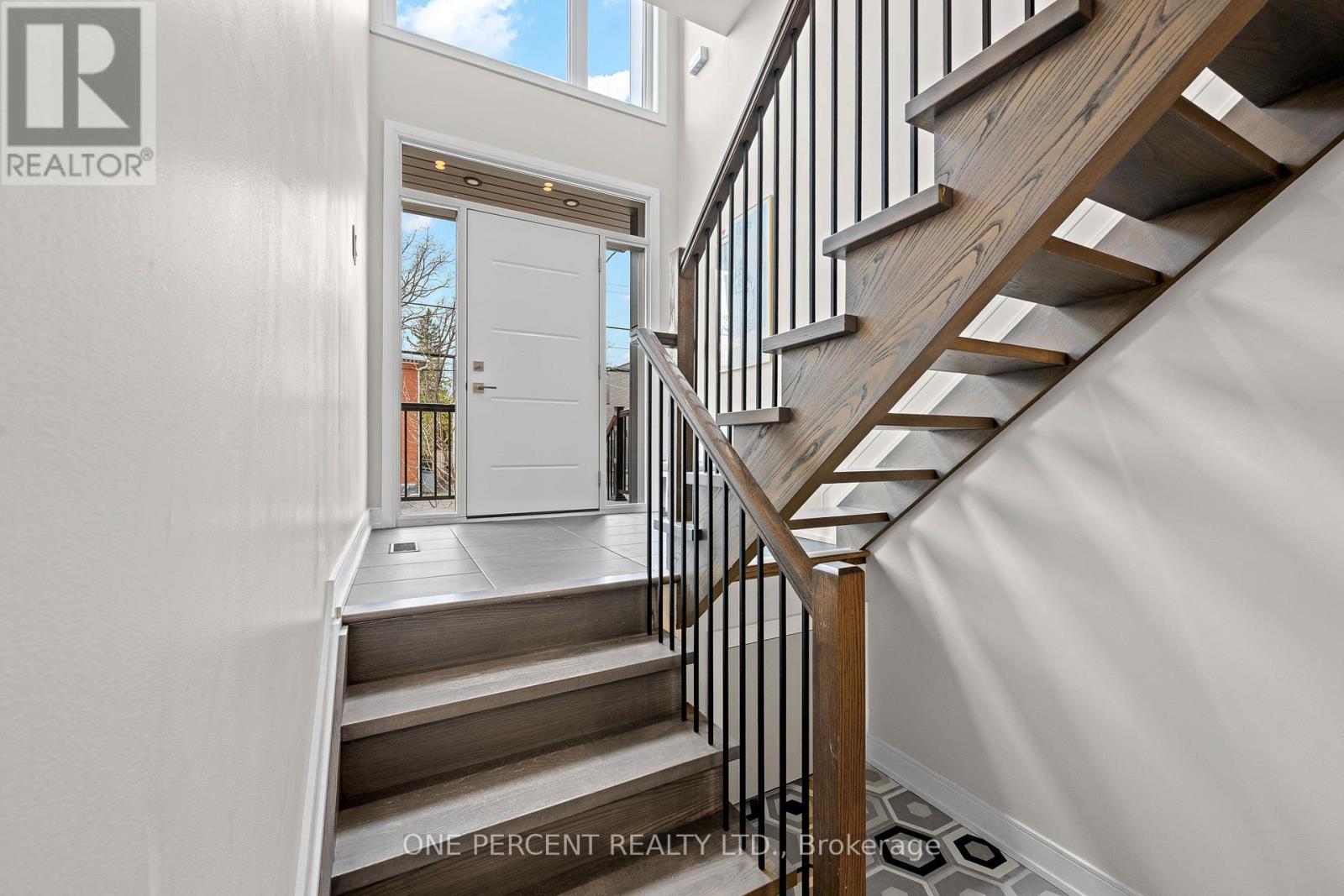 91 Hamilton Avenue N, Ottawa, ON - Indoor Photo Showing Other Room