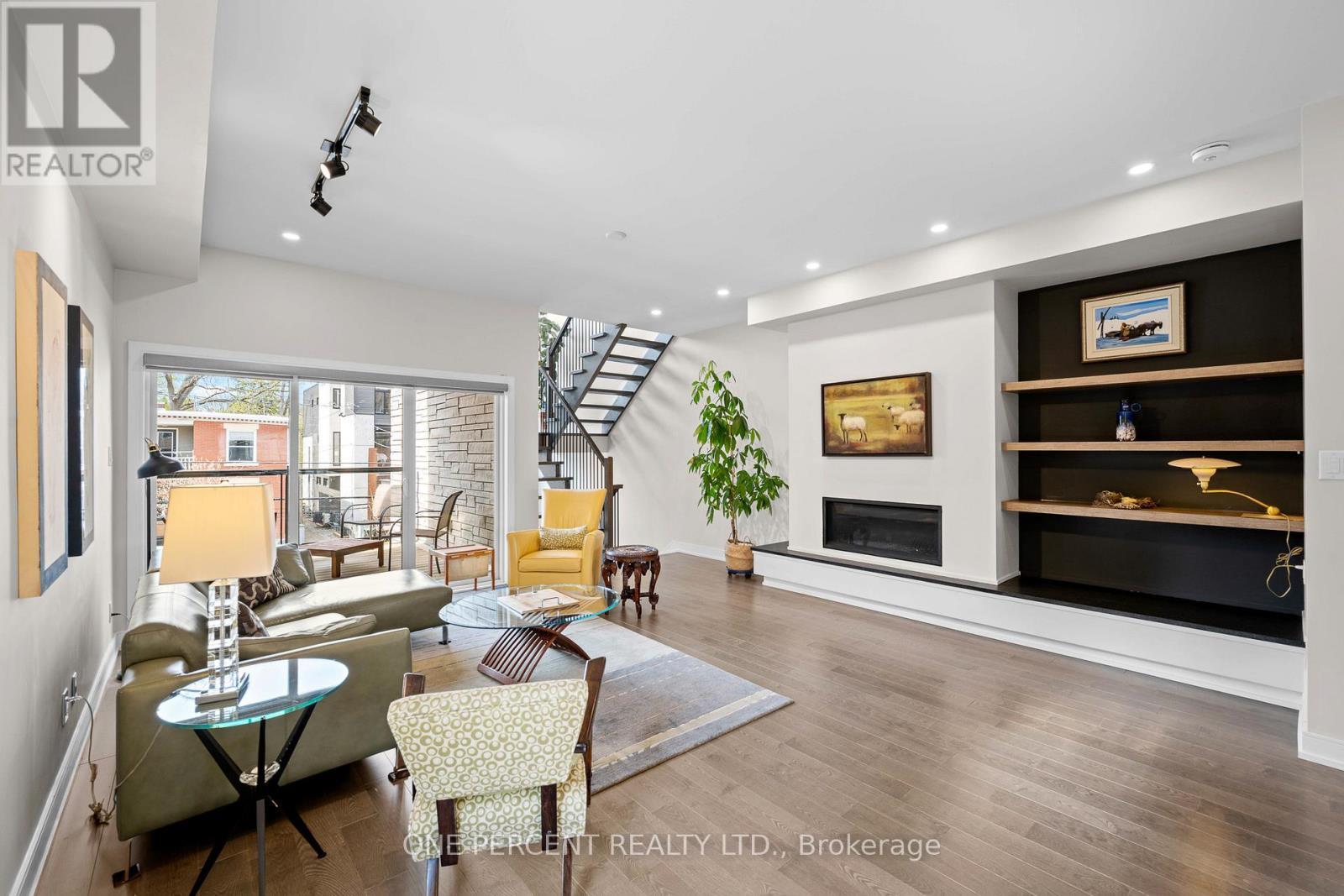 91 Hamilton Avenue N, Ottawa, ON - Indoor Photo Showing Other Room
