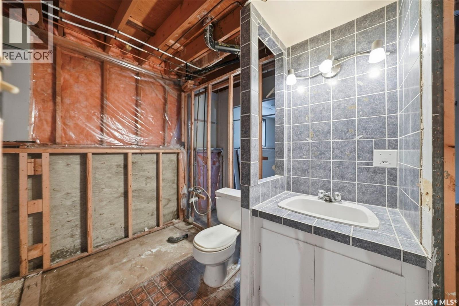 324 Norreys Street, Drake, SK - Indoor Photo Showing Bathroom