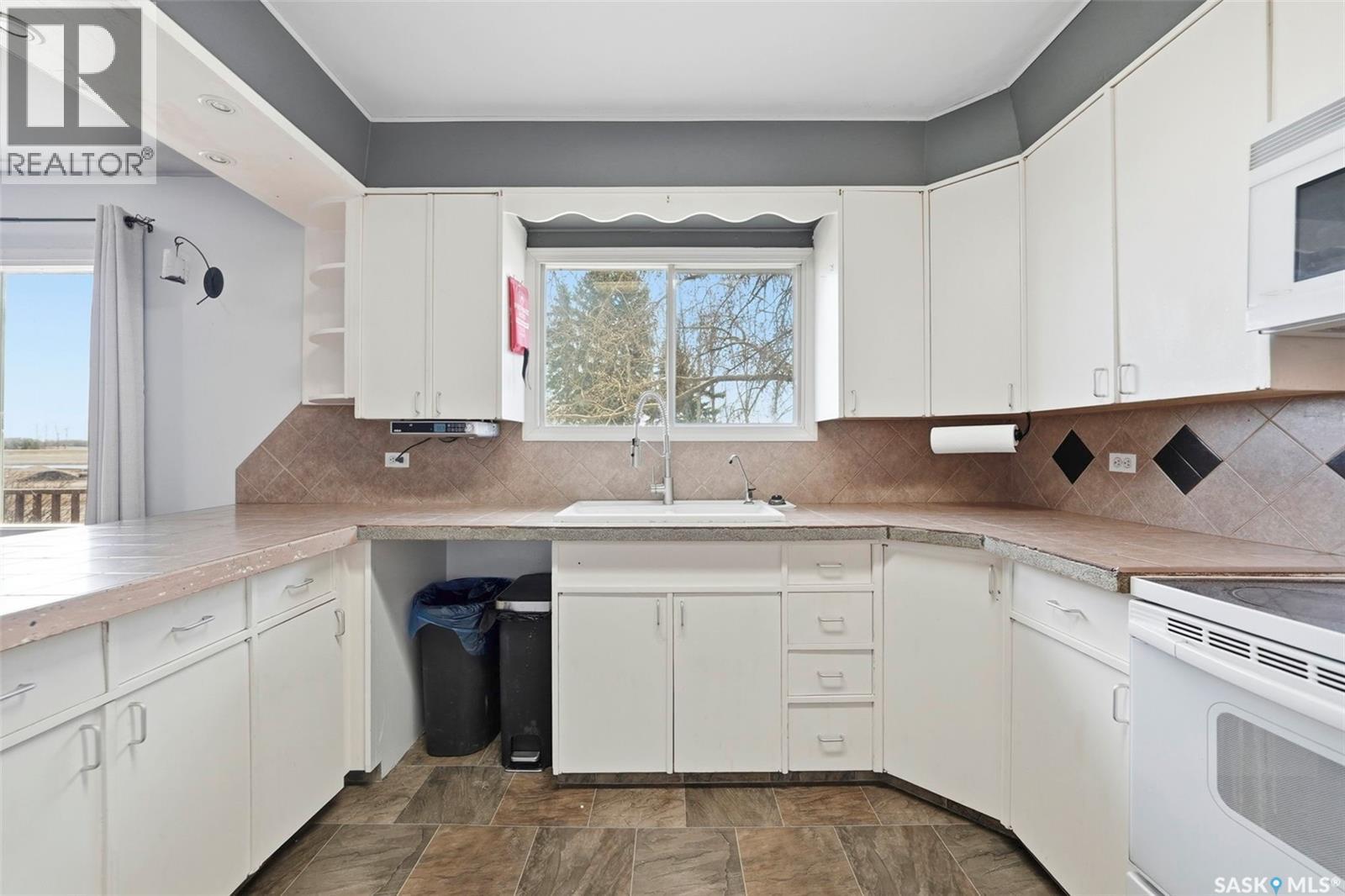 324 Norreys Street, Drake, SK - Indoor Photo Showing Kitchen