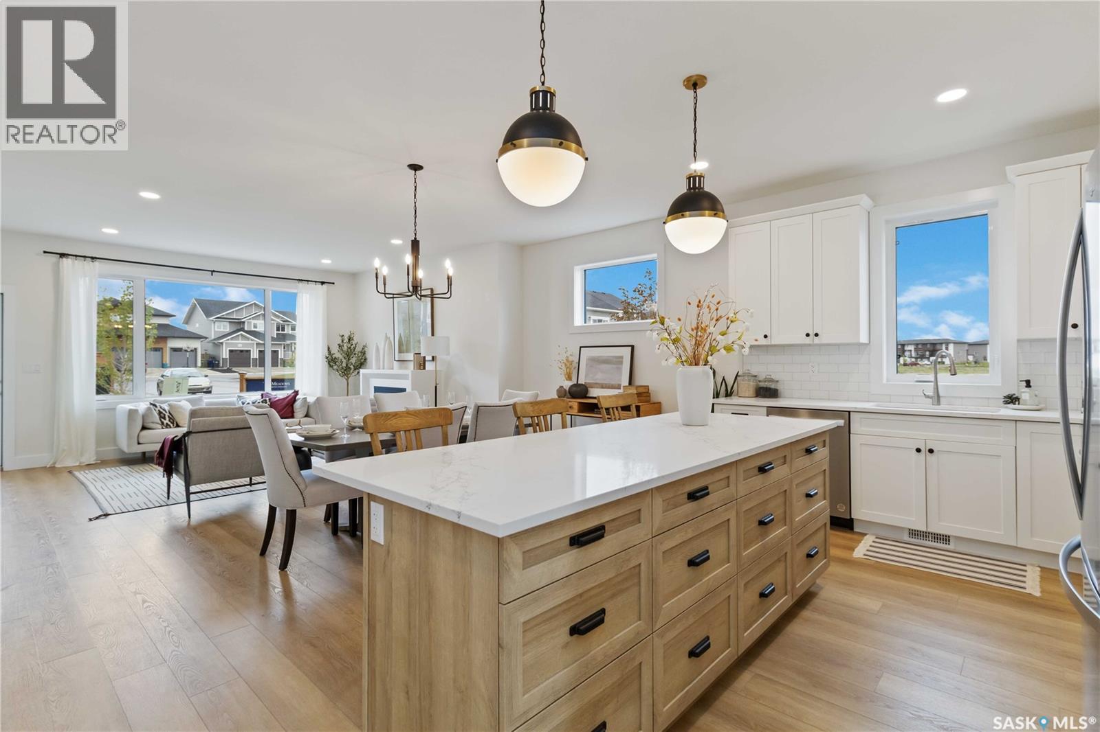37 105 Hathway Crescent, Saskatoon, SK - Indoor Photo Showing Kitchen With Upgraded Kitchen