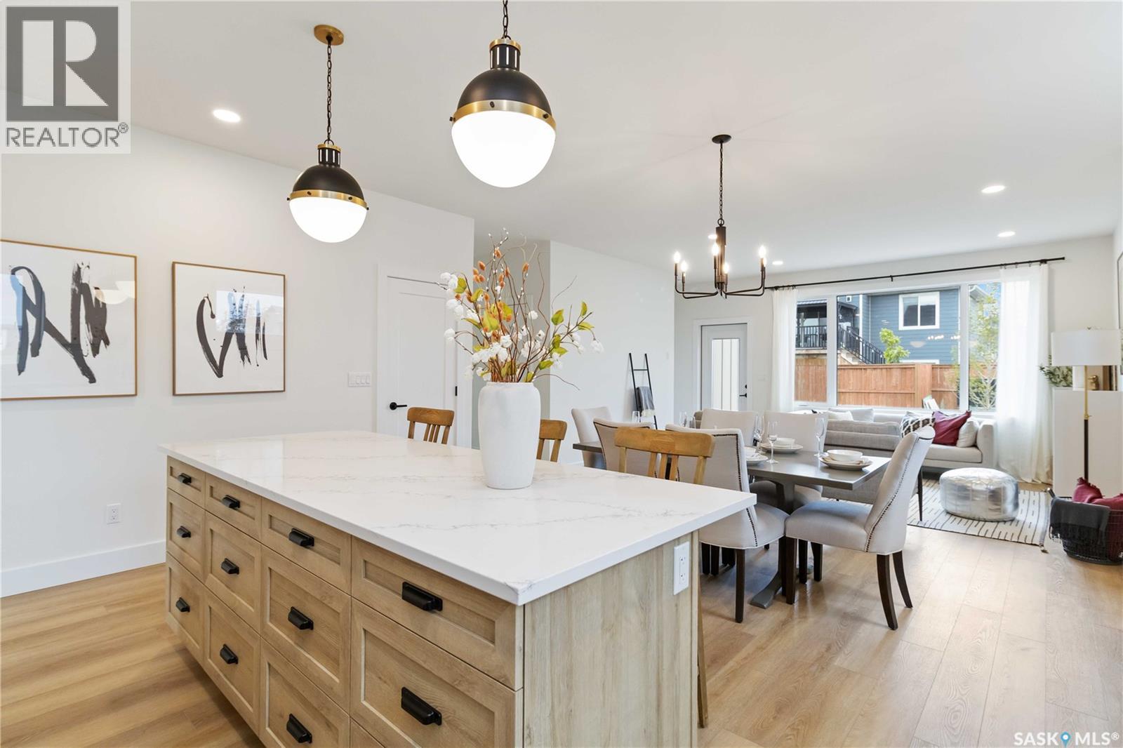 37 105 Hathway Crescent, Saskatoon, SK - Indoor