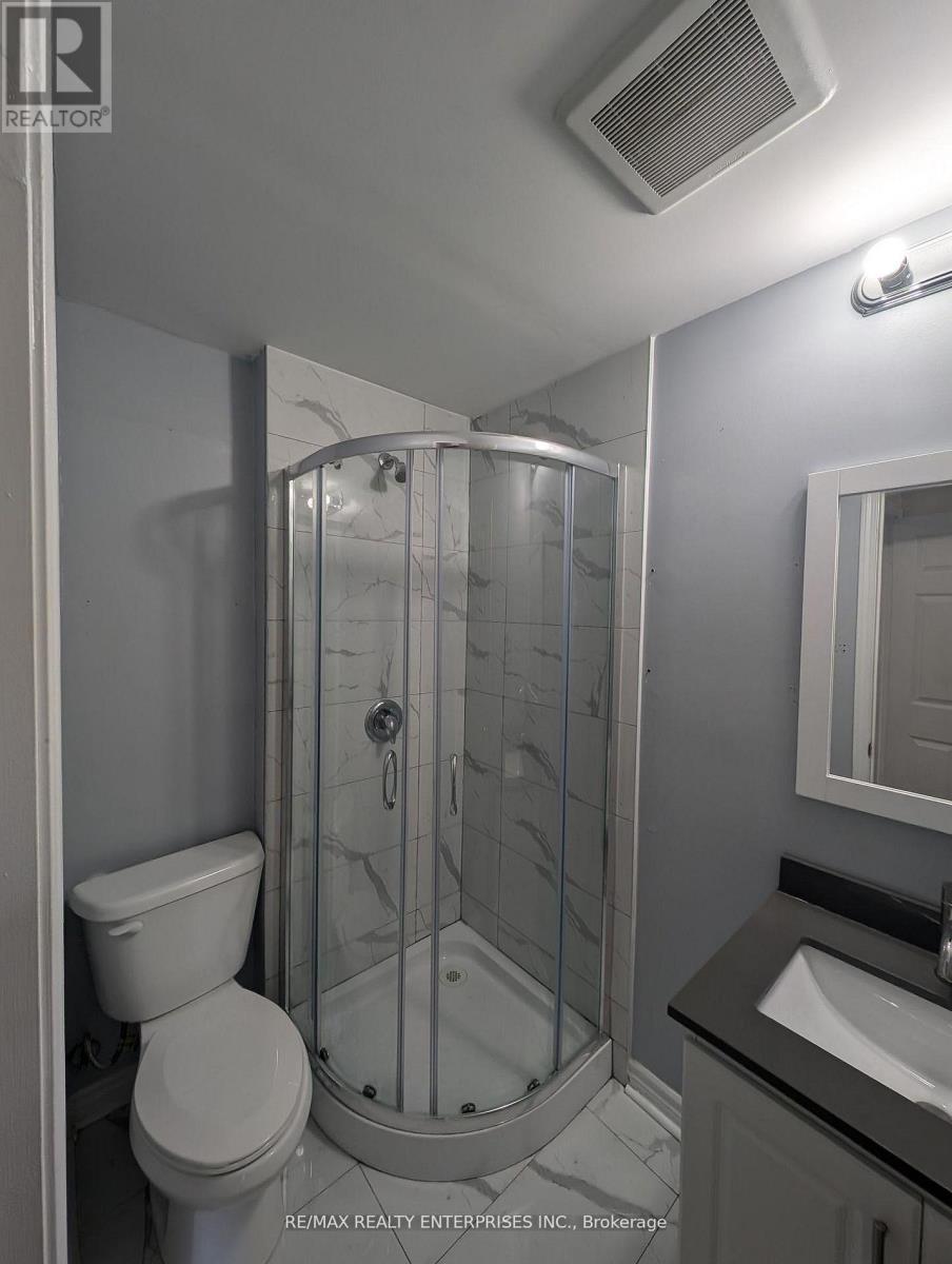 40 Sweetwood Circle, Brampton, ON - Indoor Photo Showing Bathroom