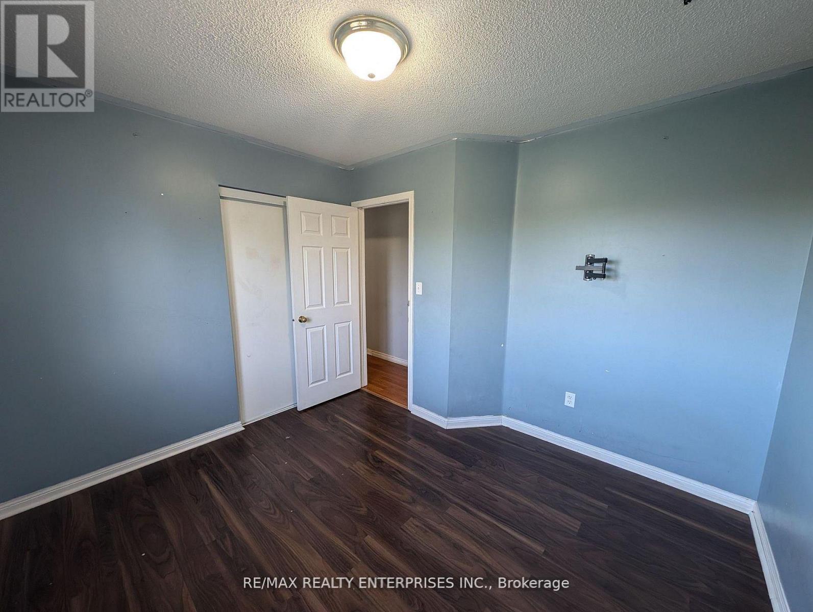 40 Sweetwood Circle, Brampton, ON - Indoor Photo Showing Other Room