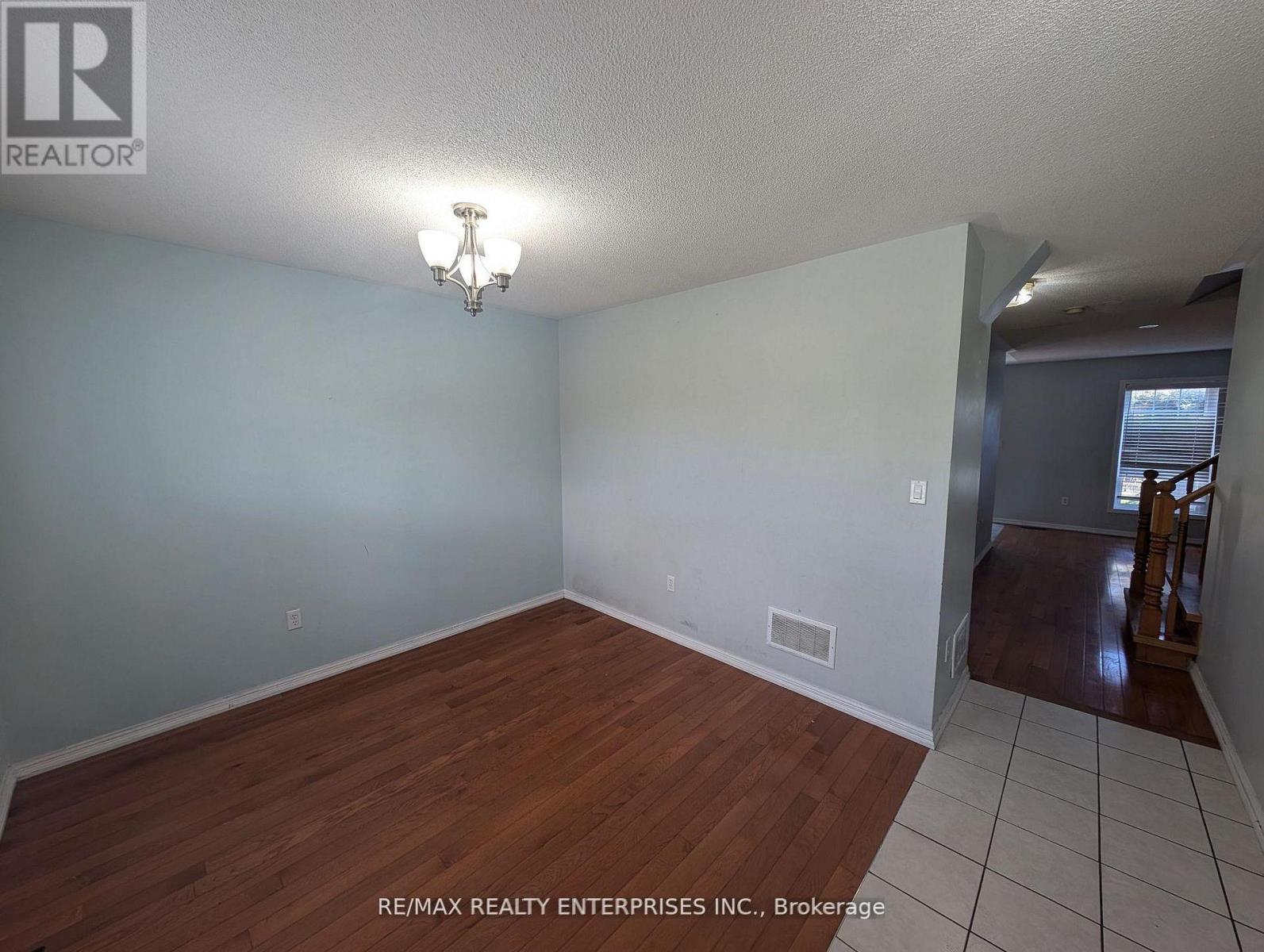 40 Sweetwood Circle, Brampton, ON - Indoor Photo Showing Other Room