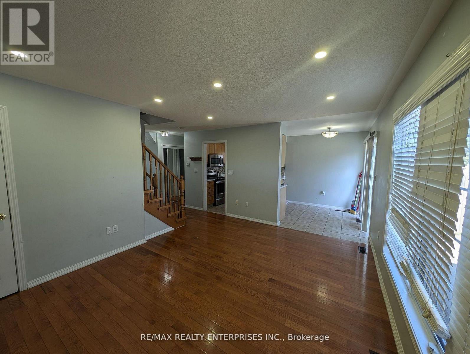 40 Sweetwood Circle, Brampton, ON - Indoor Photo Showing Other Room