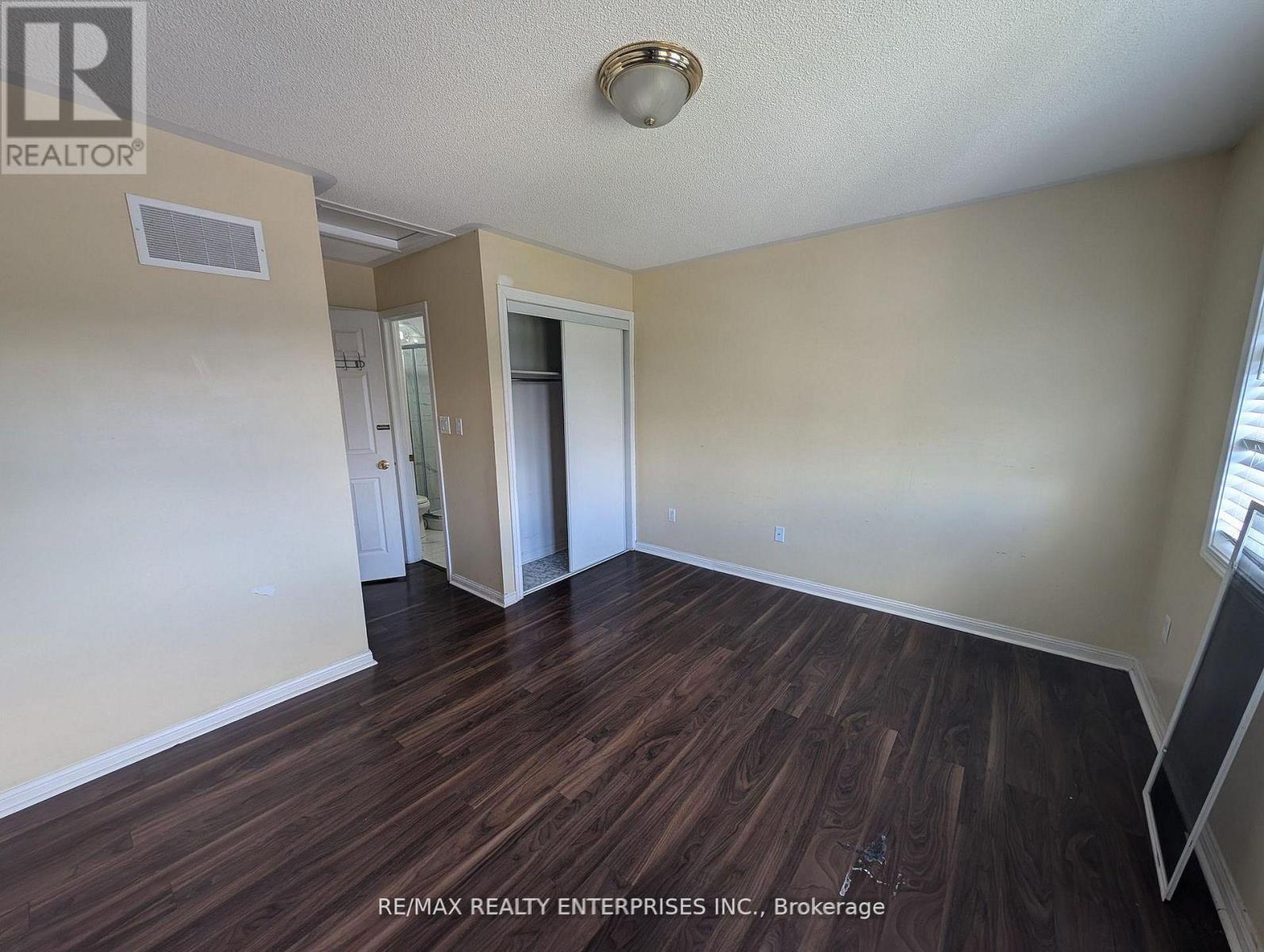 40 Sweetwood Circle, Brampton, ON - Indoor Photo Showing Other Room