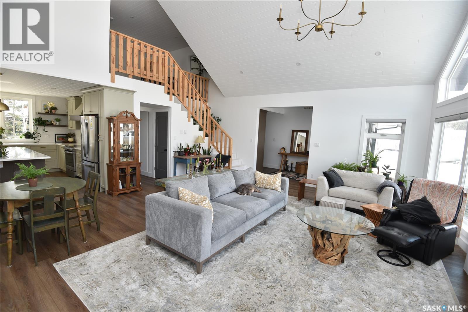 213 Birch Avenue, Tobin Lake, SK - Indoor Photo Showing Living Room