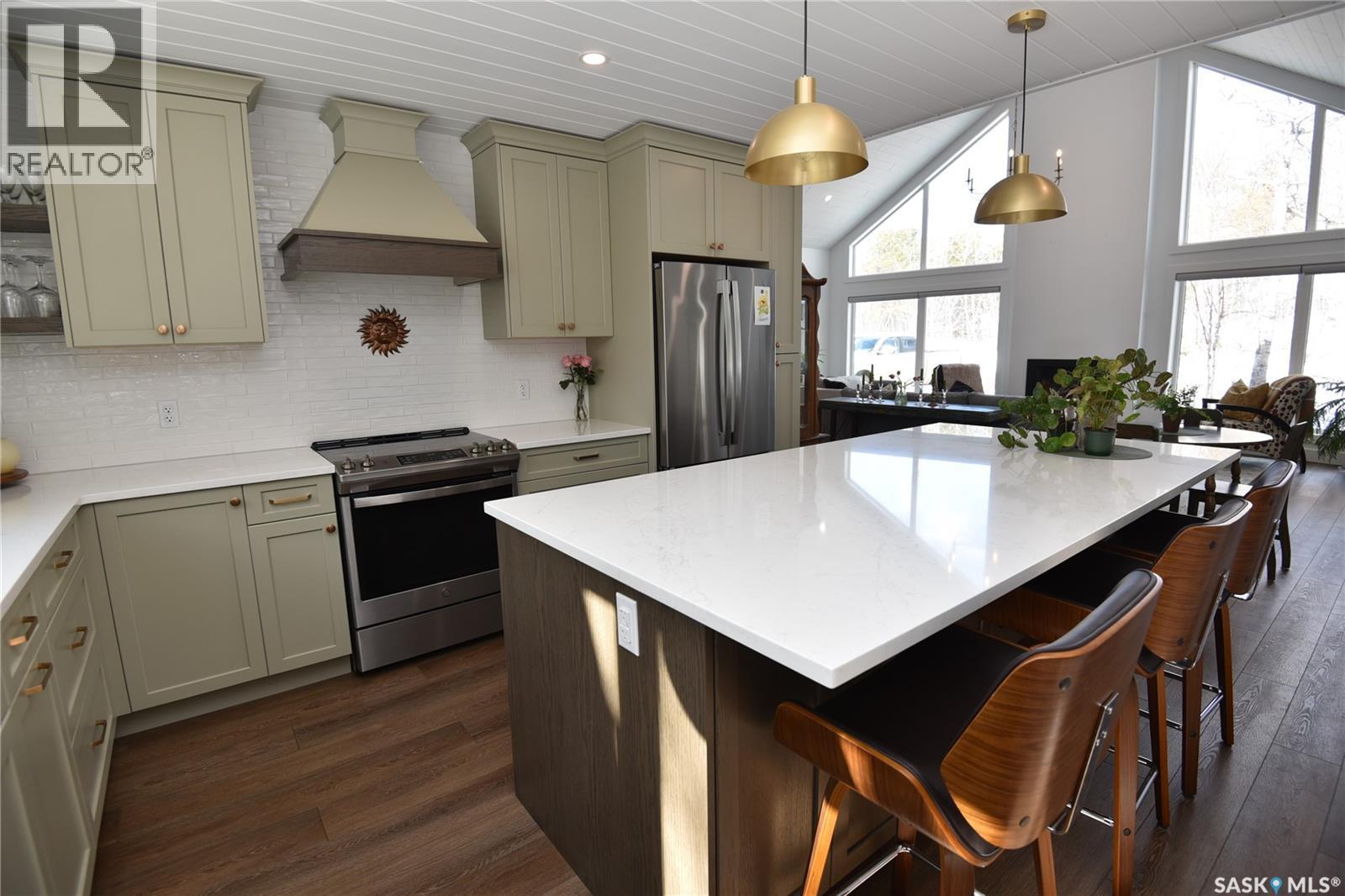 213 Birch Avenue, Tobin Lake, SK - Indoor Photo Showing Kitchen With Upgraded Kitchen