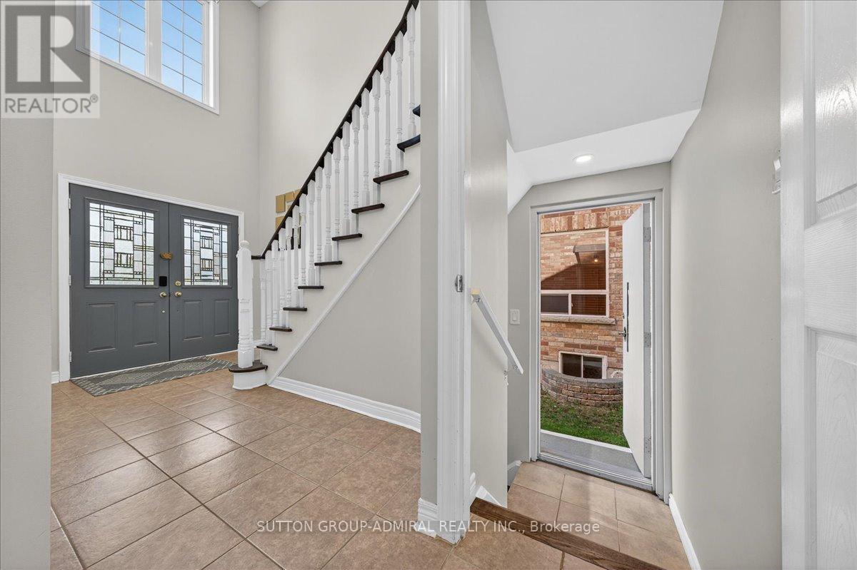 6 White Crescent, Barrie, ON - Indoor Photo Showing Other Room