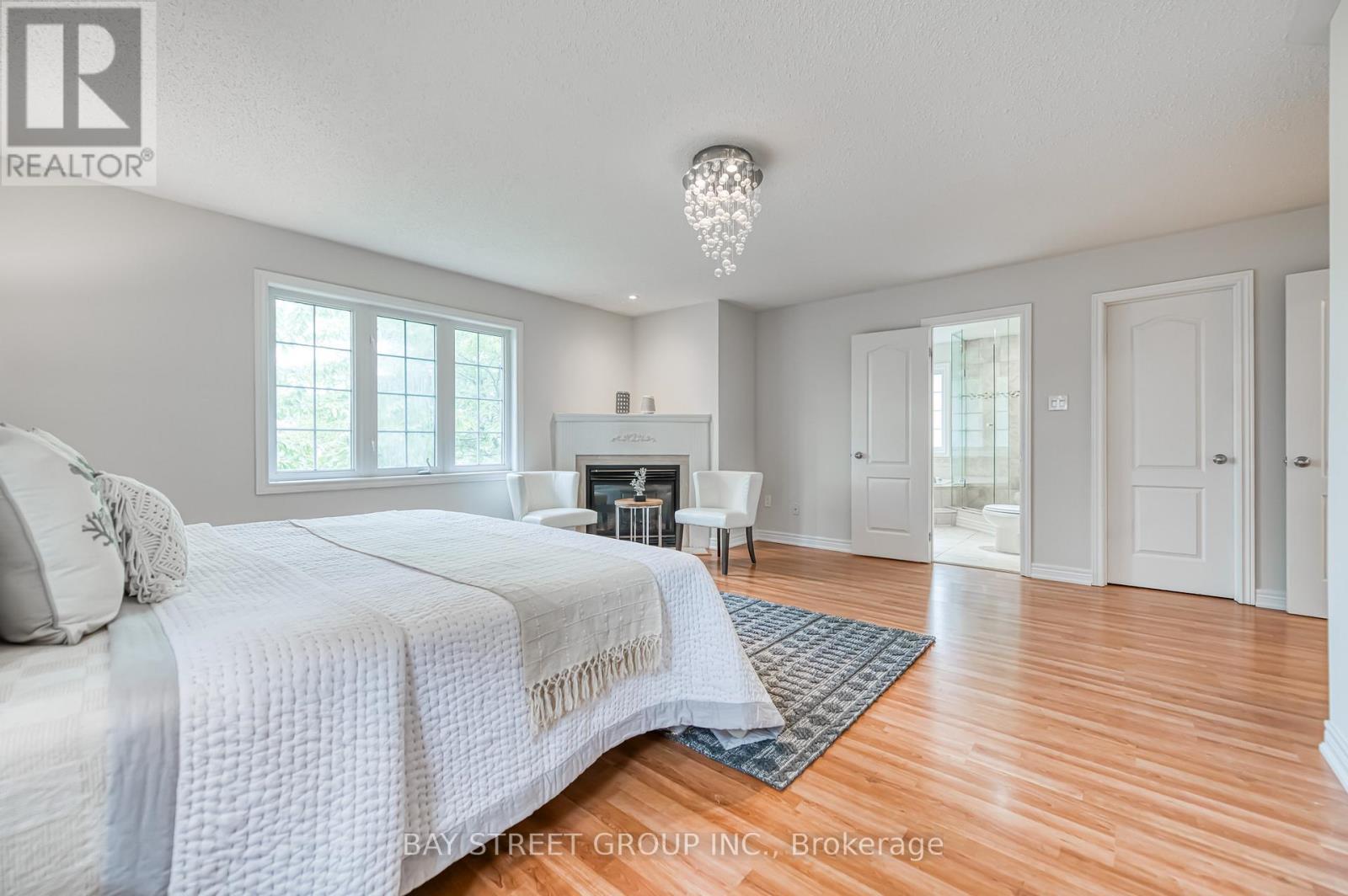 2422 Hertfordshire Way, Oakville, ON - Indoor Photo Showing Bedroom