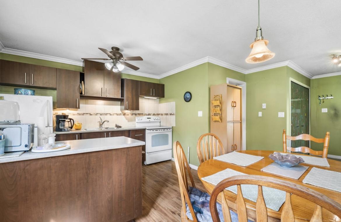 600 Robinson Road, Edgewood, BC - Indoor