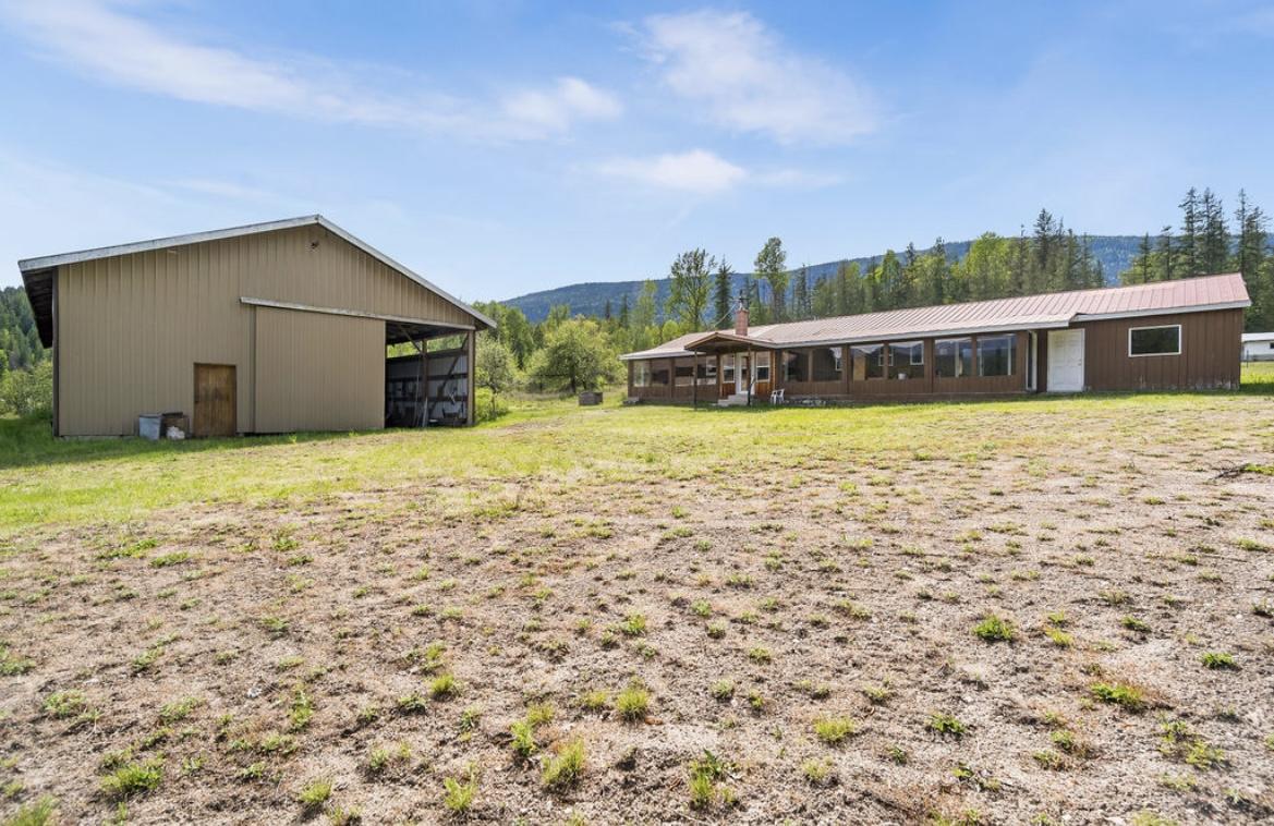 600 Robinson Road, Edgewood, BC - Outdoor