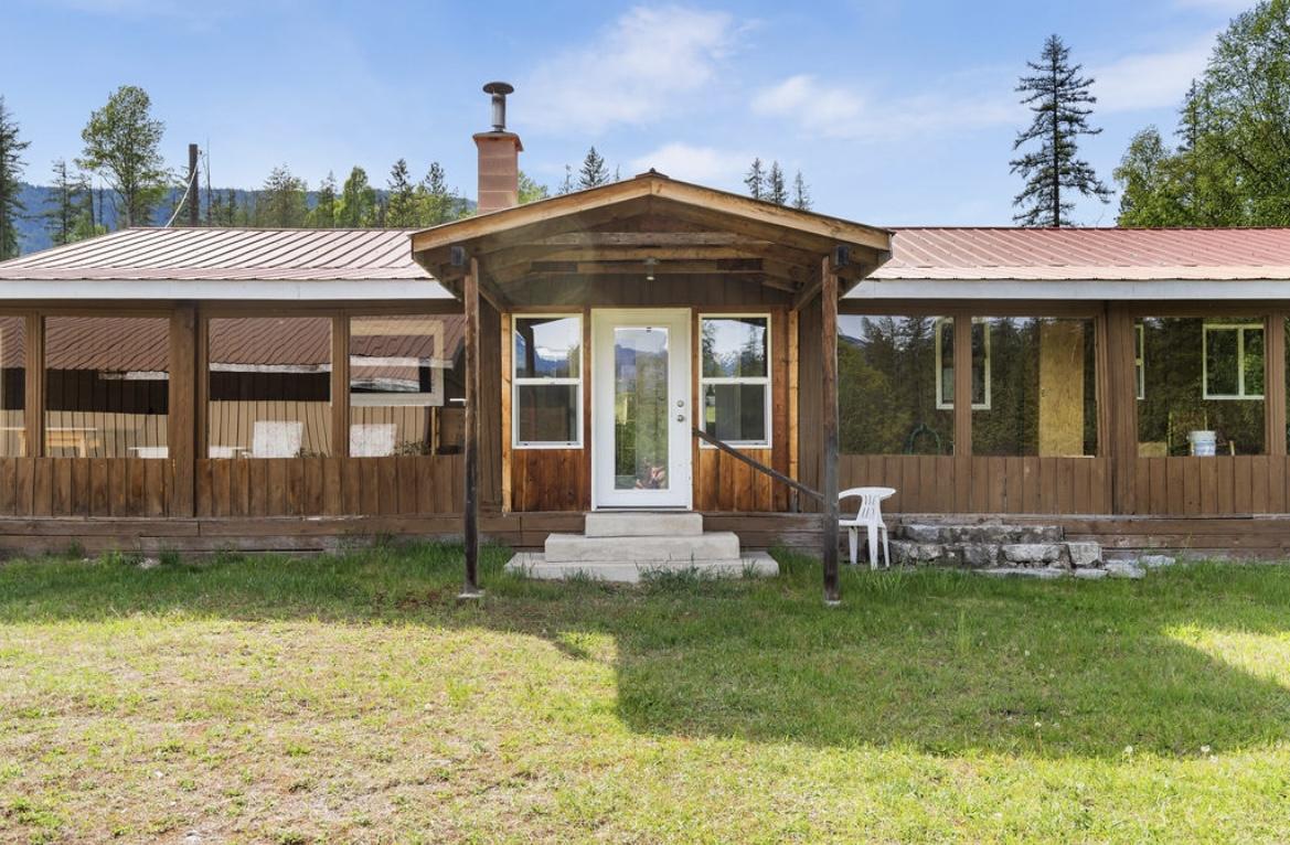 600 Robinson Road, Edgewood, BC - Outdoor