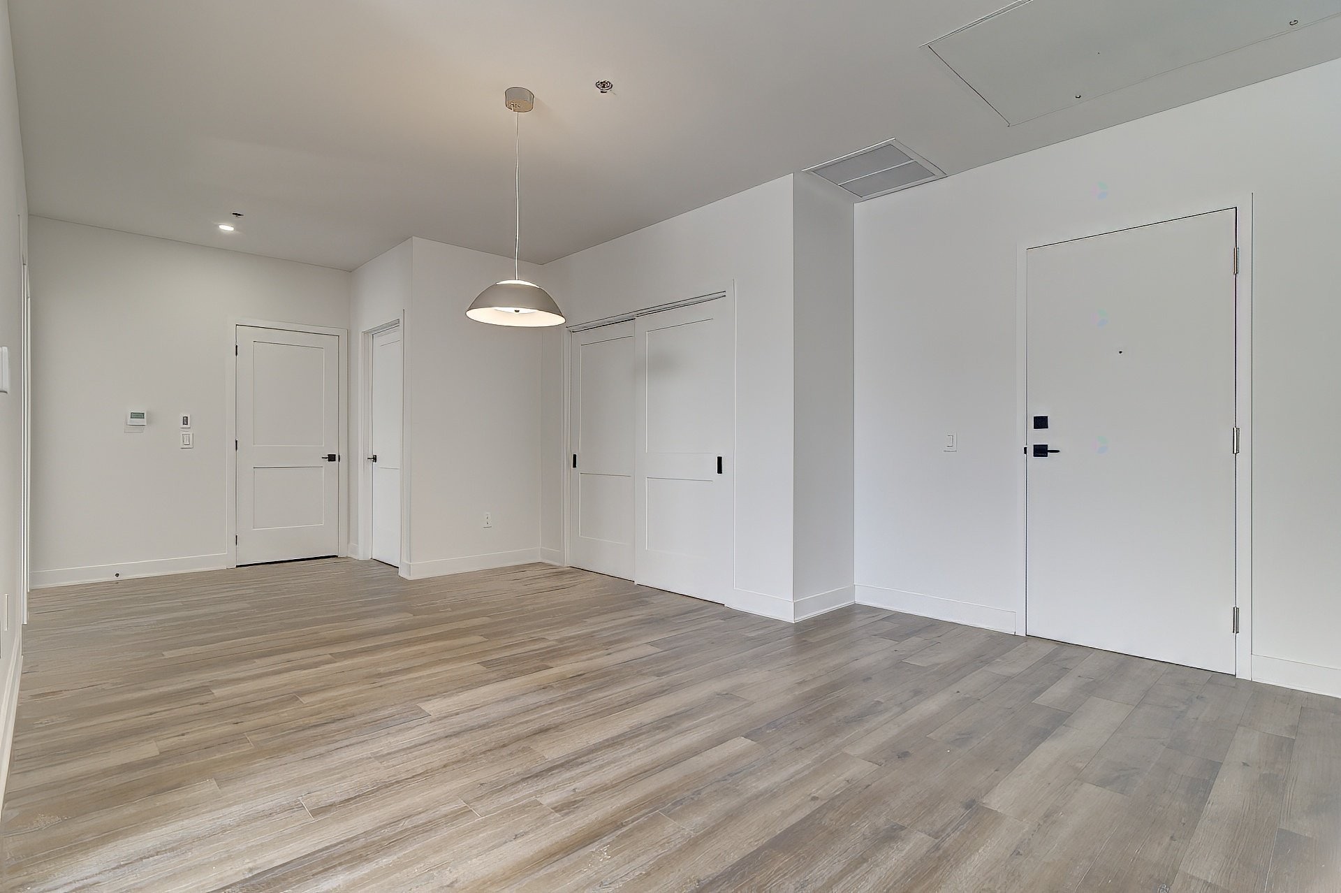 Autre - 607-2020 Rue Lucien-Thimens, Montréal (Saint-Laurent), QC - Indoor Photo Showing Other Room