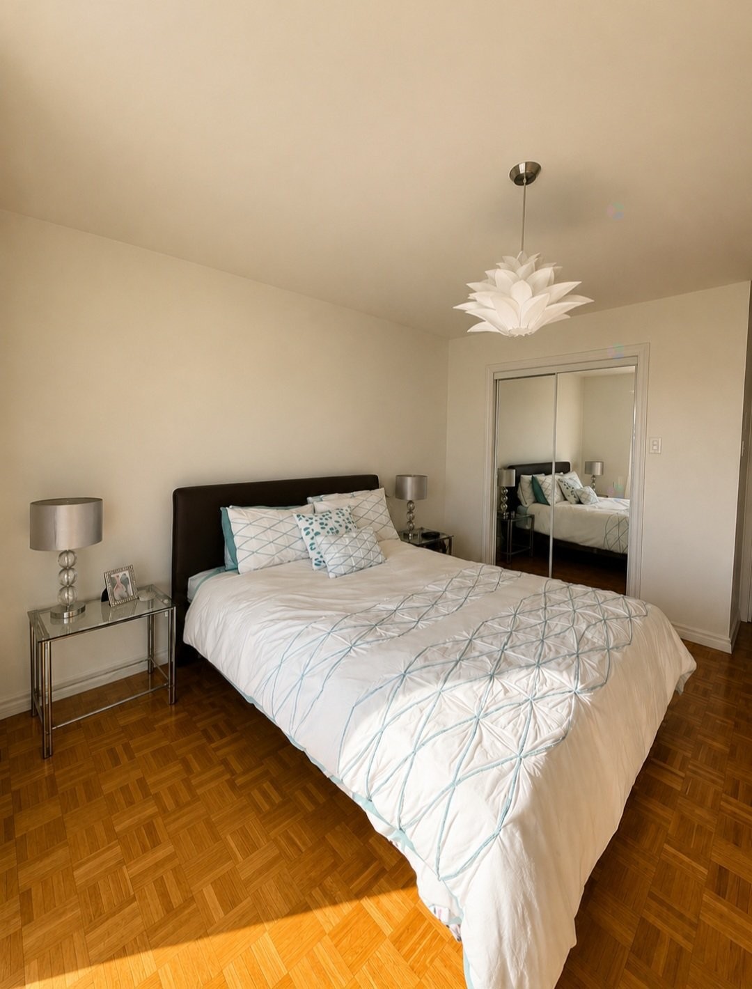Bedroom - 9604 Rue De St-Firmin, Montréal (Ahuntsic-Cartierville), QC - Indoor Photo Showing Bedroom