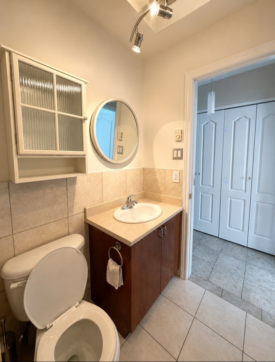 Bathroom - 9604 Rue De St-Firmin, Montréal (Ahuntsic-Cartierville), QC - Indoor Photo Showing Bathroom