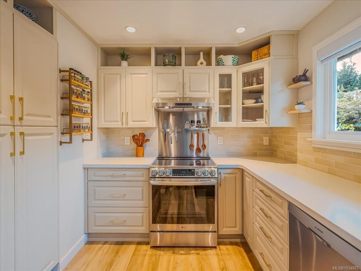 3298 Cook St, Chemainus, BC
