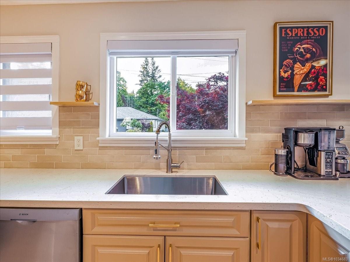 3298 Cook St, Chemainus, BC