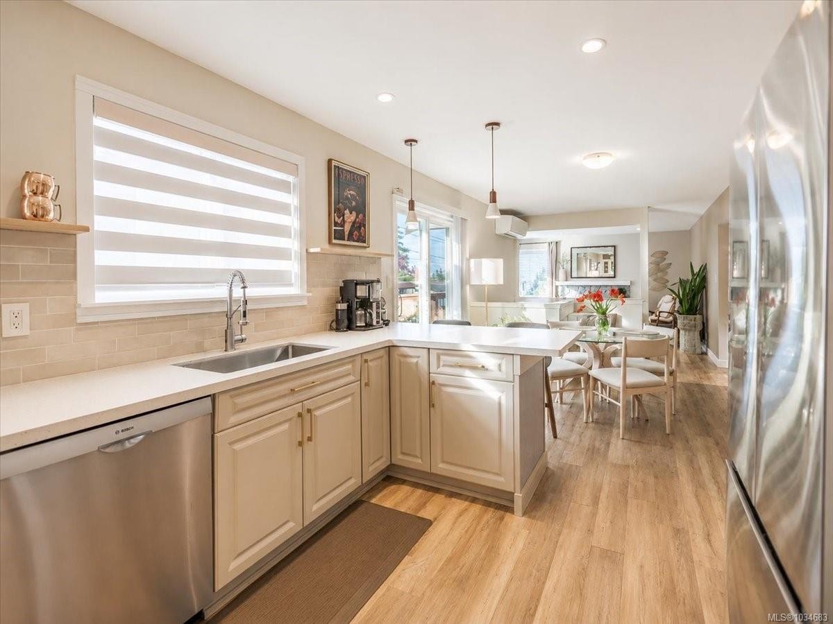 3298 Cook St, Chemainus, BC
