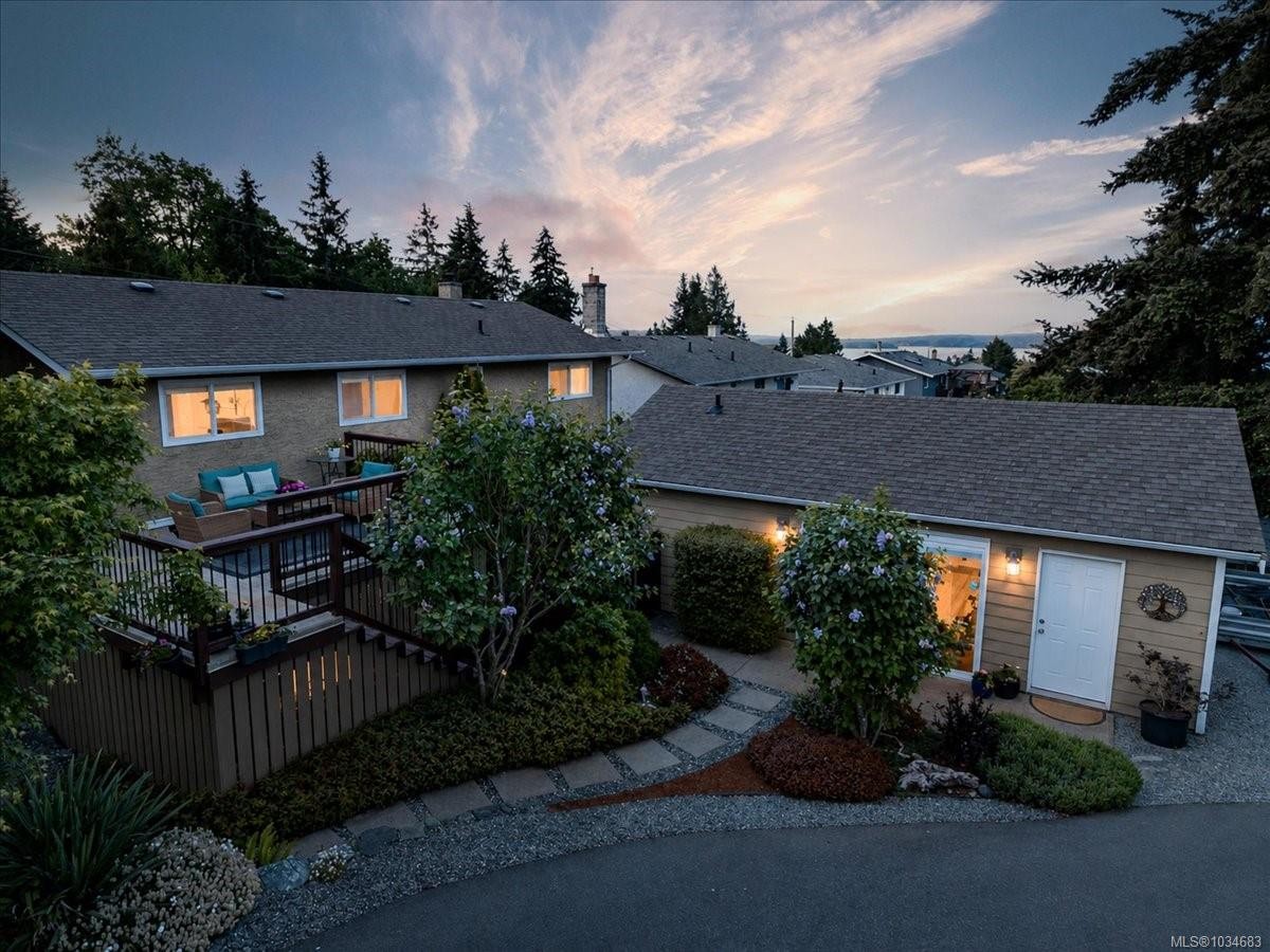 3298 Cook St, Chemainus, BC