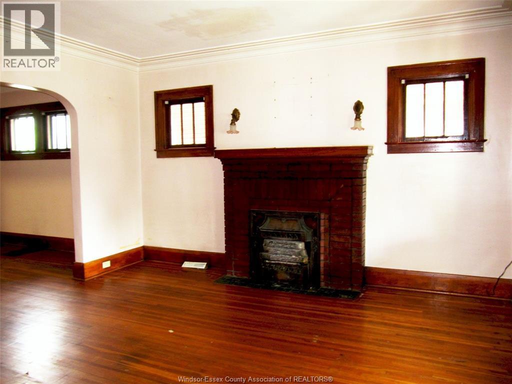 1063 Bruce, Windsor, ON - Indoor With Fireplace