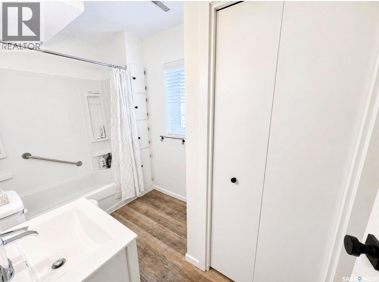 45 Mainprize Bay, Maple Bush Rm No. 224, SK - Indoor Photo Showing Bathroom