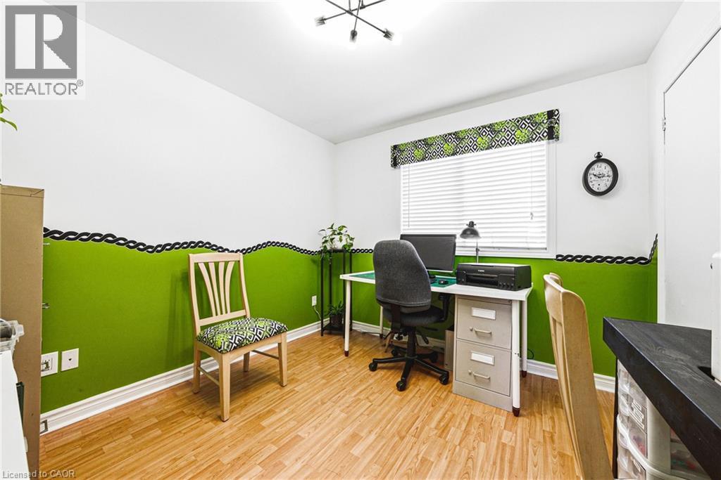 2231 Sandringham Drive, Burlington, ON - Indoor