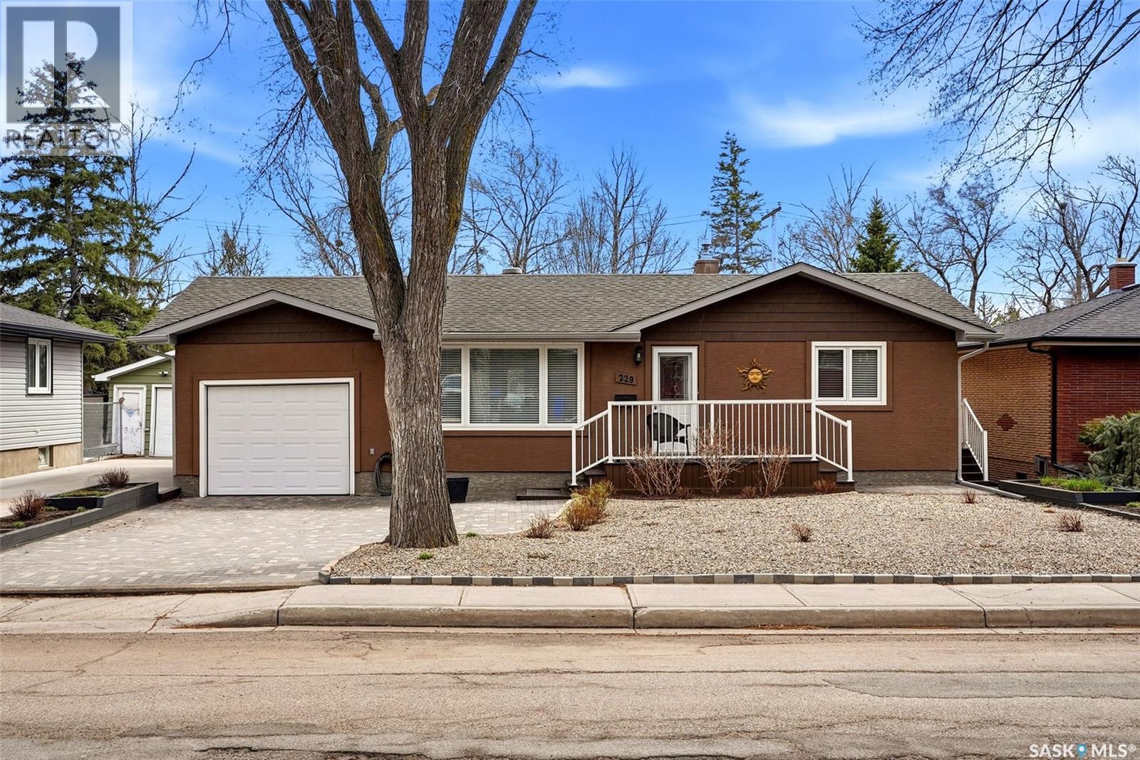 229 20Th Avenue E, Regina, SK - Outdoor