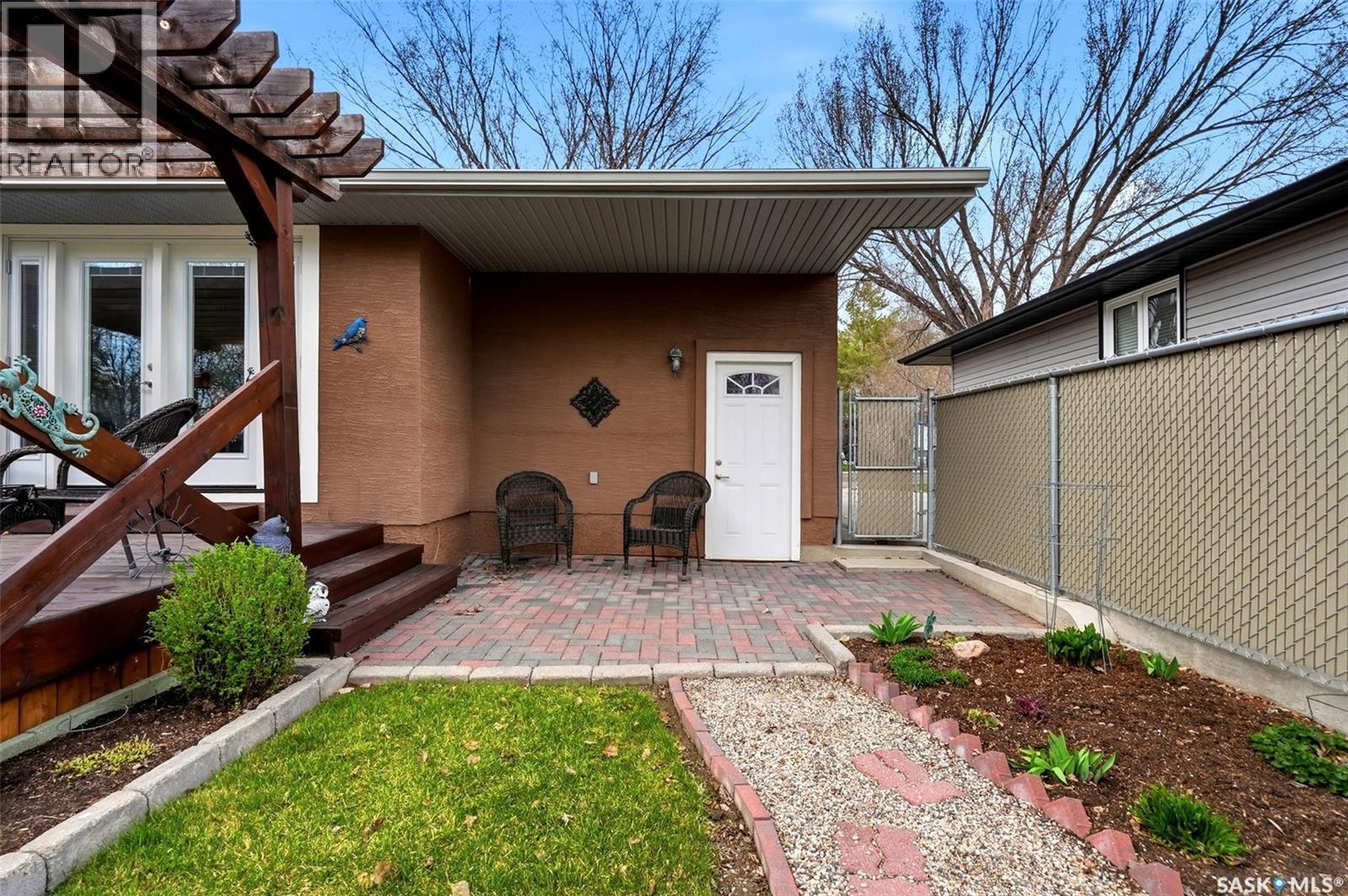 229 20Th Avenue E, Regina, SK - Outdoor With Deck Patio Veranda