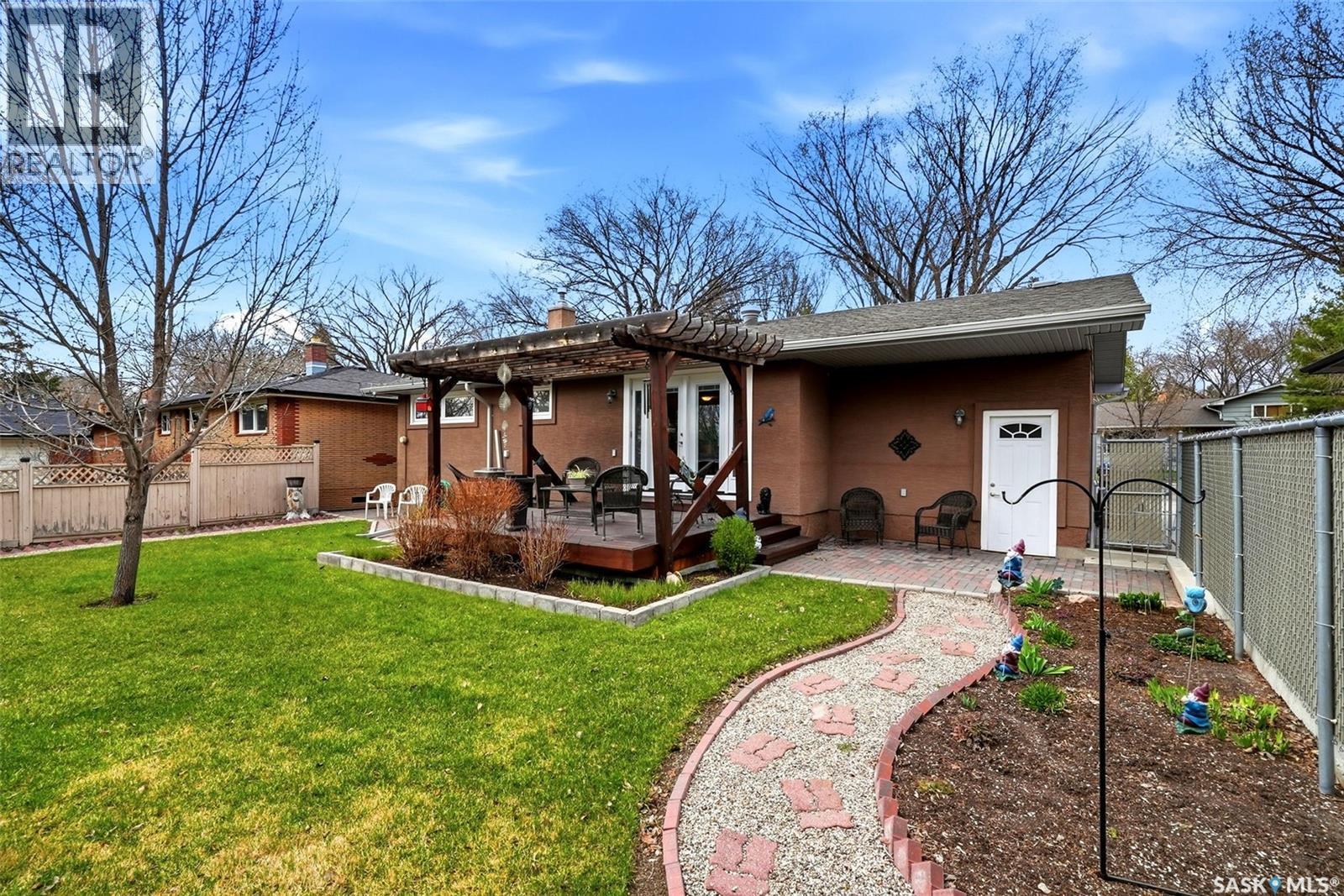 229 20Th Avenue E, Regina, SK - Outdoor