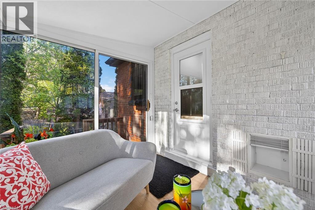 262 Broadway Avenue, Hamilton, ON - Indoor