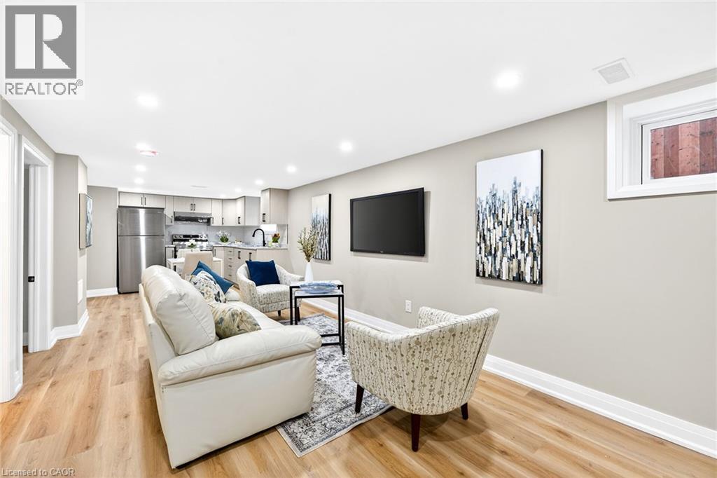 262 Broadway Avenue, Hamilton, ON - Indoor