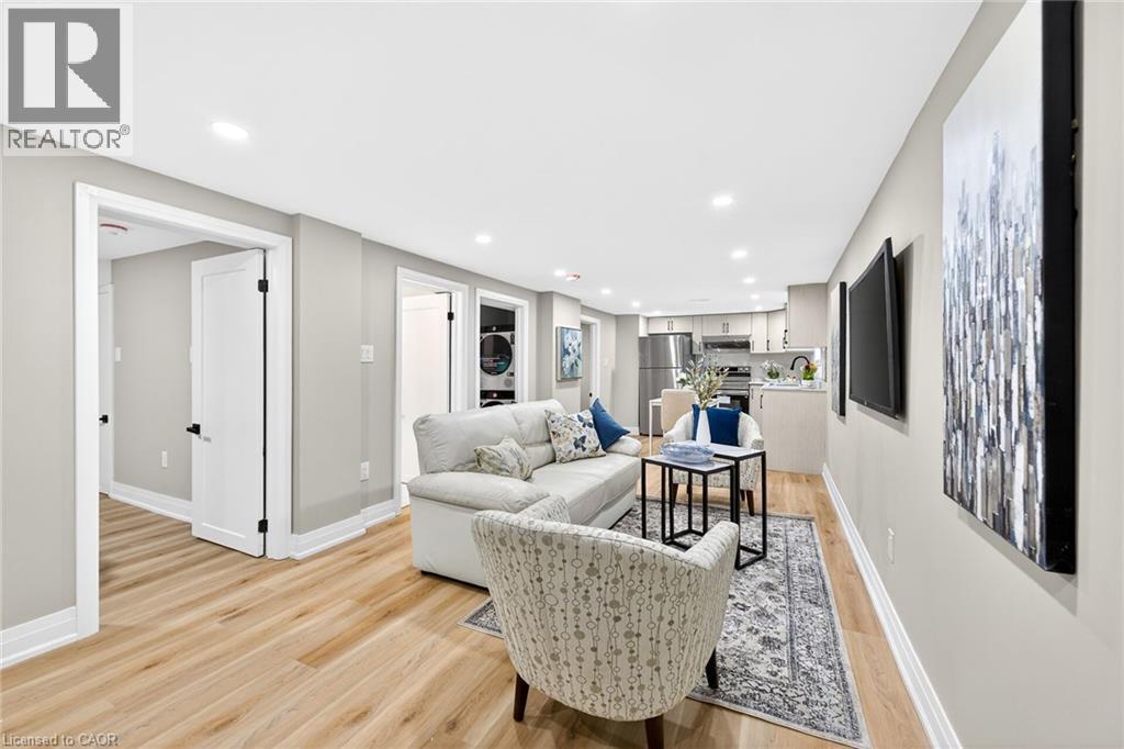 262 Broadway Avenue, Hamilton, ON - Indoor