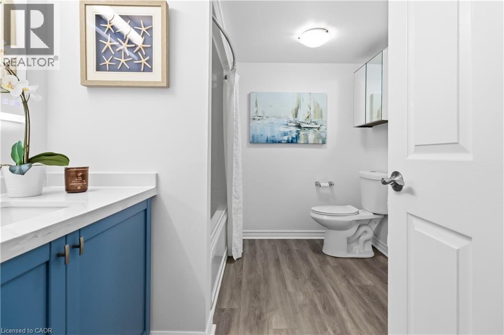 1340 Main Street E Unit# 113, Milton, ON - Indoor Photo Showing Bathroom