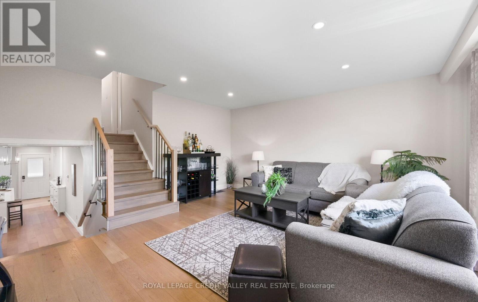 24 Pluto Drive, Brampton, ON - Indoor Photo Showing Living Room
