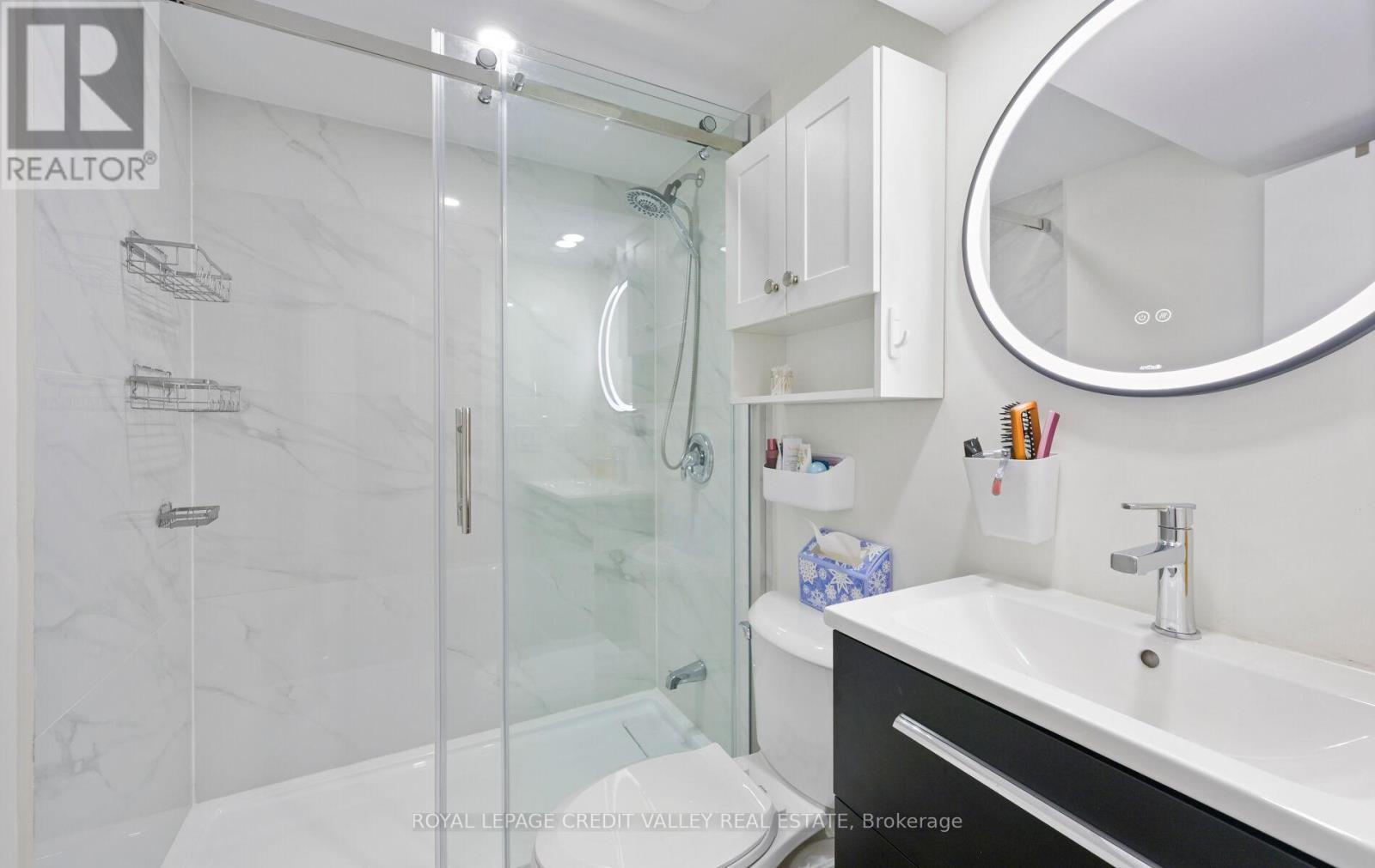 24 Pluto Drive, Brampton, ON - Indoor Photo Showing Bathroom