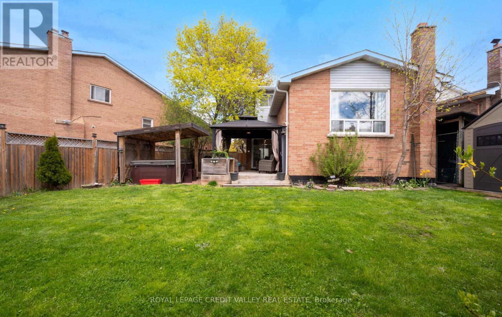 24 Pluto Drive, Brampton, ON - Outdoor