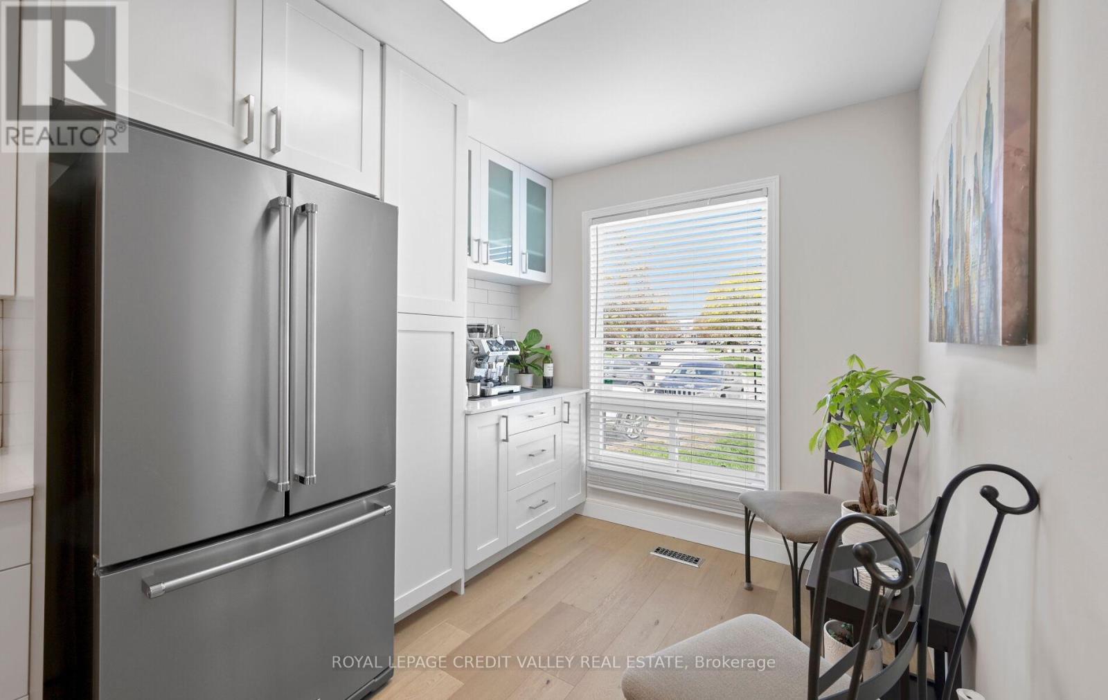 24 Pluto Drive, Brampton, ON - Indoor Photo Showing Kitchen
