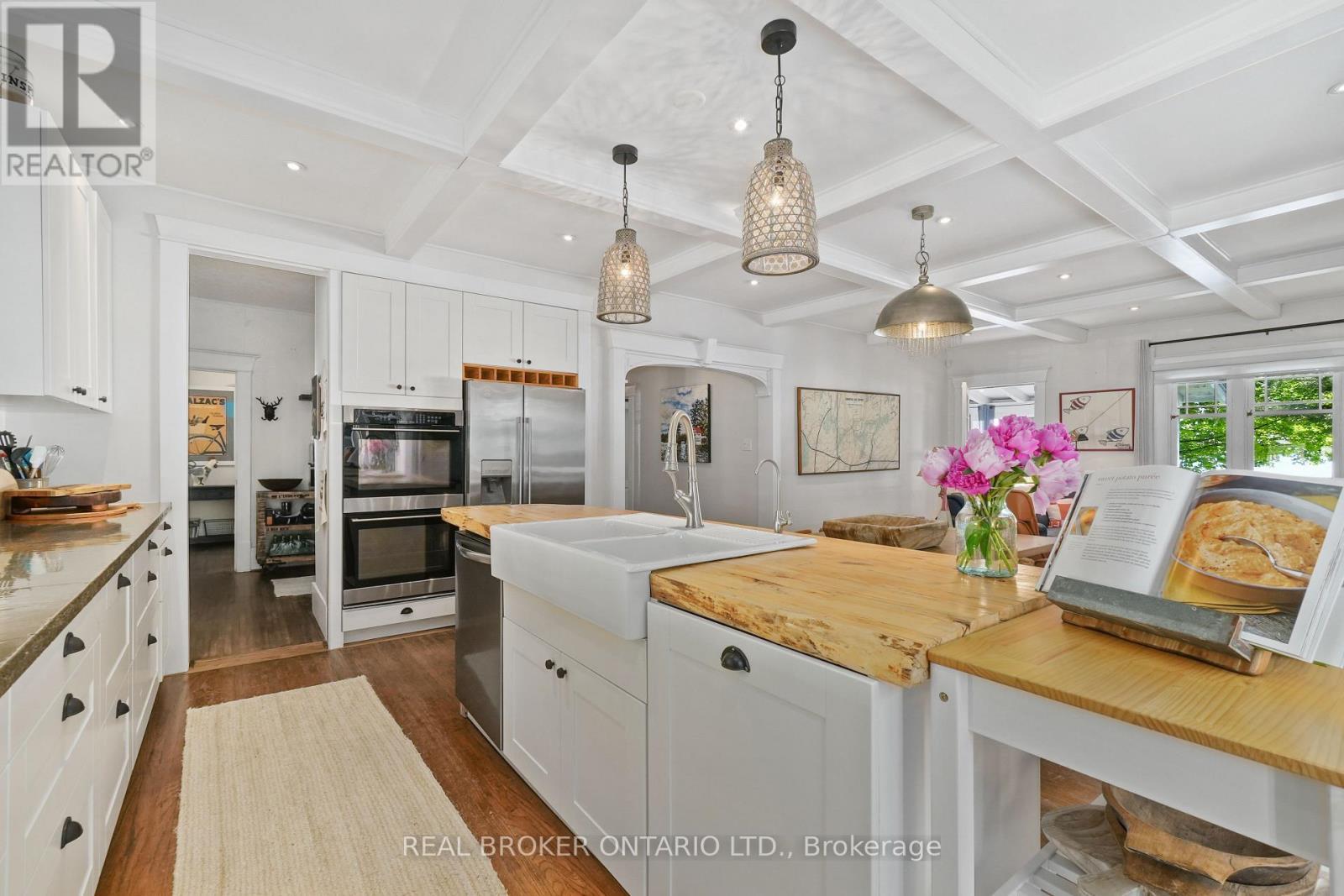 2021 Third Line, Douro-Dummer, ON - Indoor Photo Showing Kitchen With Upgraded Kitchen