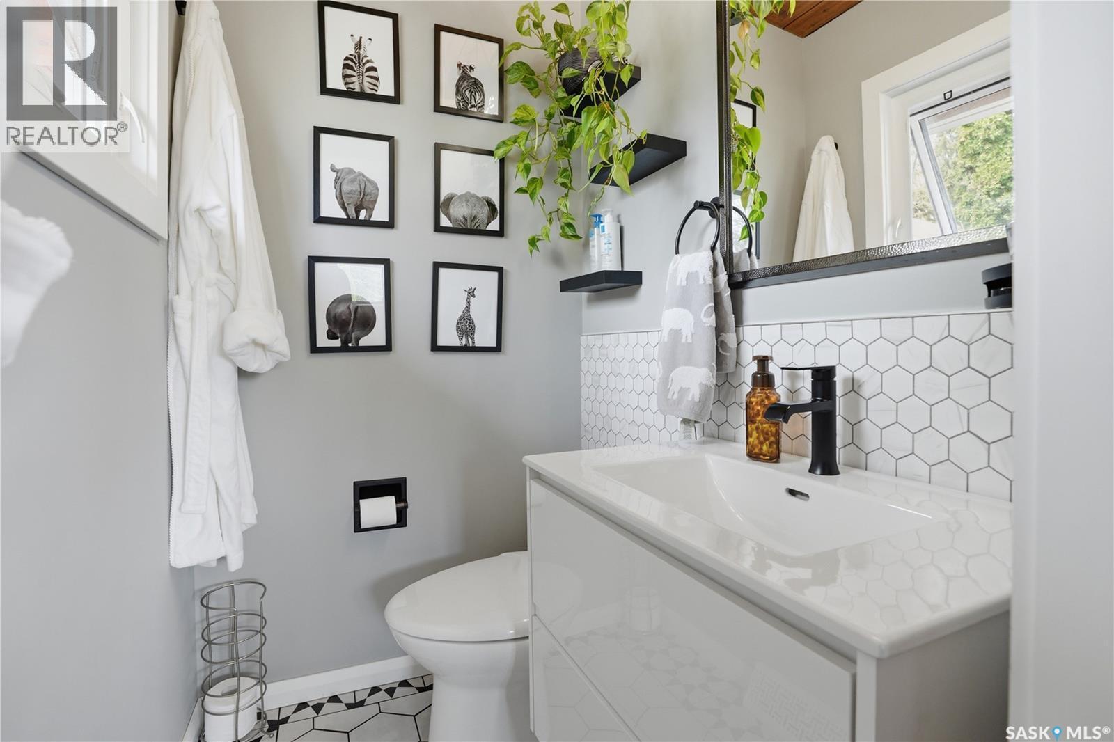 89 Phillips Crescent, Saskatoon, SK - Indoor Photo Showing Bathroom