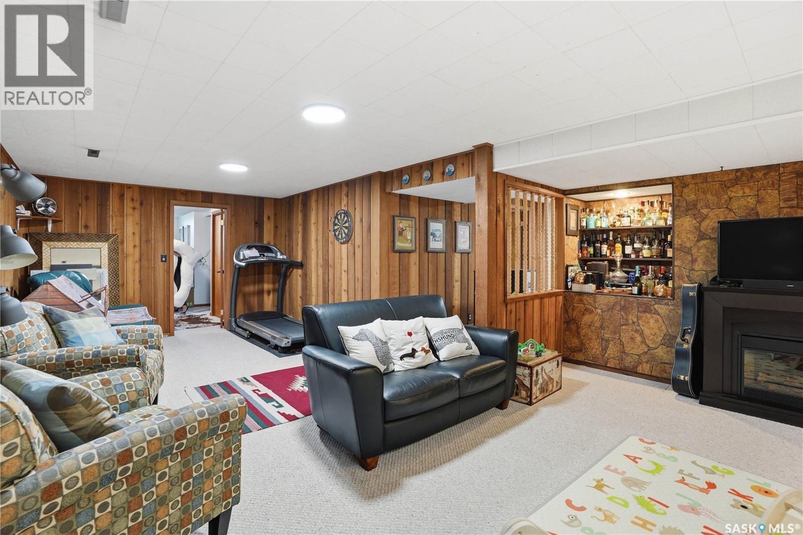 89 Phillips Crescent, Saskatoon, SK - Indoor With Fireplace