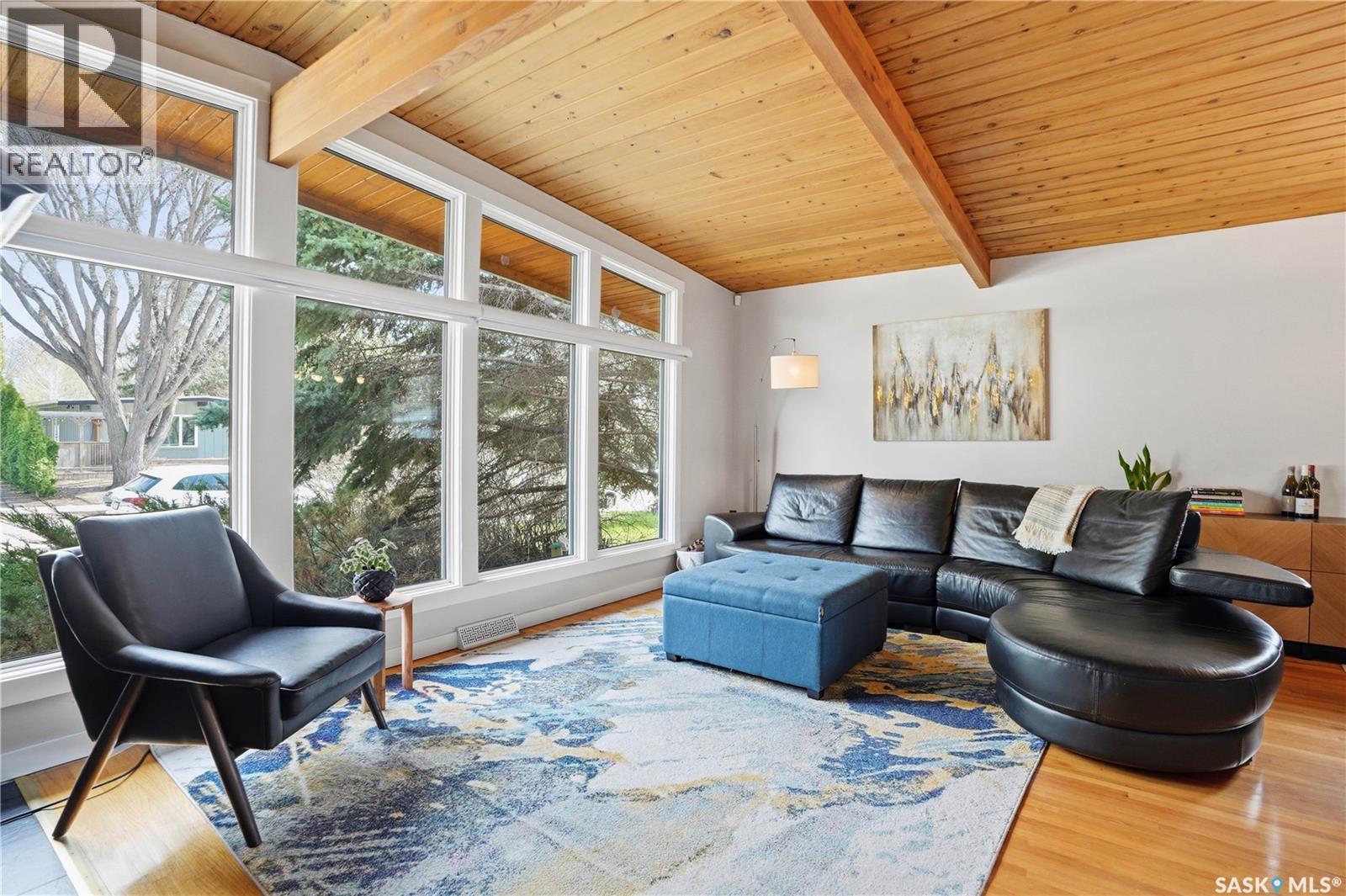 89 Phillips Crescent, Saskatoon, SK - Indoor Photo Showing Living Room
