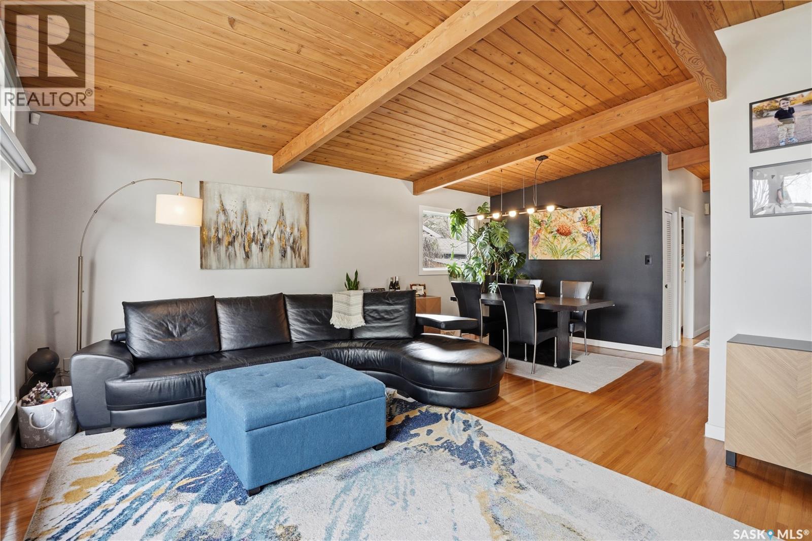 89 Phillips Crescent, Saskatoon, SK - Indoor Photo Showing Living Room