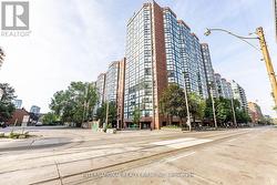 215 - 705 KING STR. 215 STREET W Toronto, ON M5V 2W8