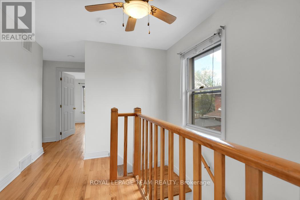 1104 Apolydor Avenue, Ottawa, ON - Indoor Photo Showing Other Room